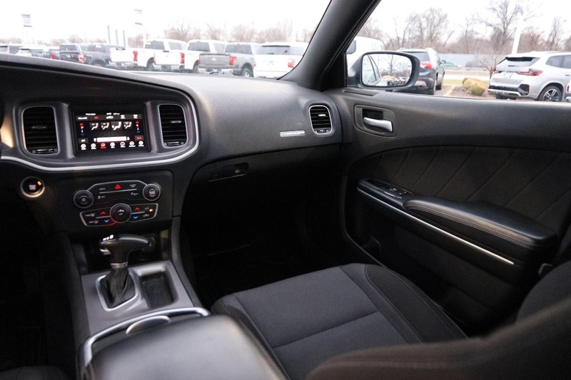 Dodge Charger Vehicle Image 25