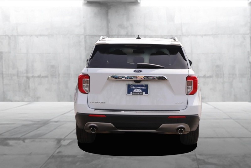 Ford Explorer Vehicle Image 06