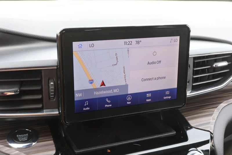 Ford Explorer Vehicle Image 16