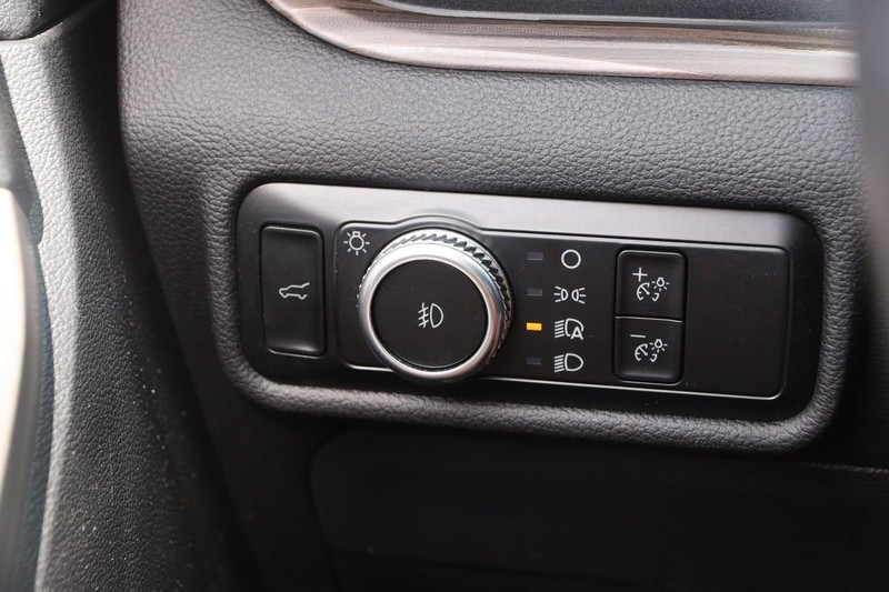 Ford Explorer Vehicle Image 20