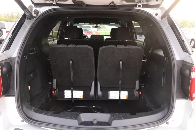 Ford Explorer Vehicle Image 07