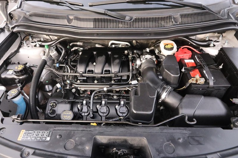 Ford Explorer Vehicle Image 27