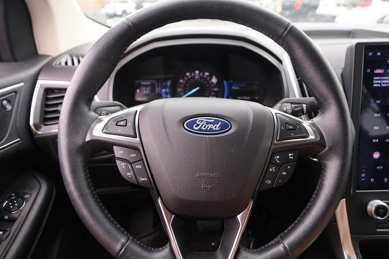 Ford Edge Vehicle Image 11