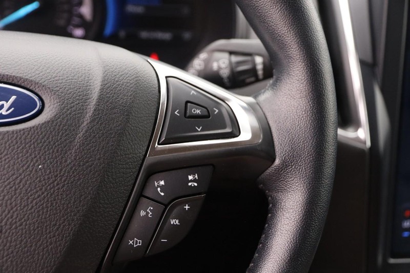 Ford Edge Vehicle Image 13