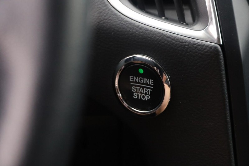 Ford Edge Vehicle Image 15