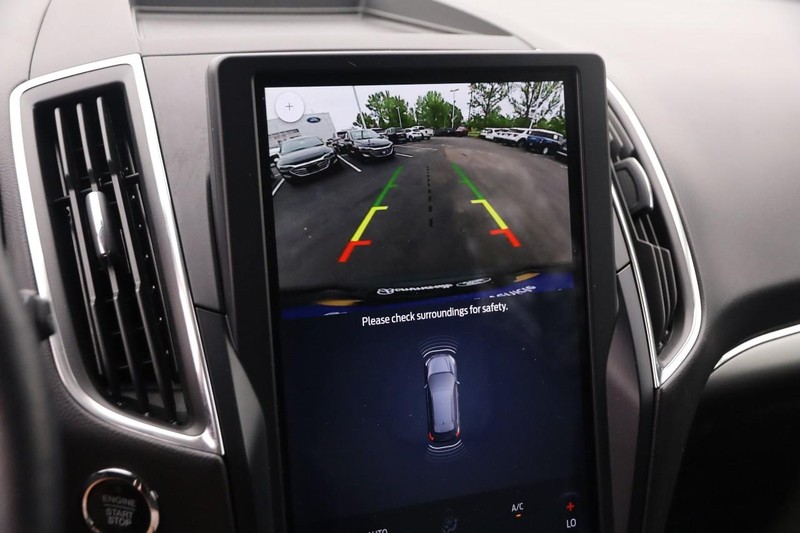 Ford Edge Vehicle Image 17