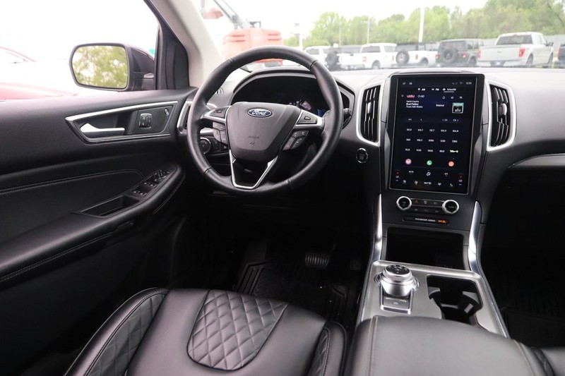 Ford Edge Vehicle Image 21