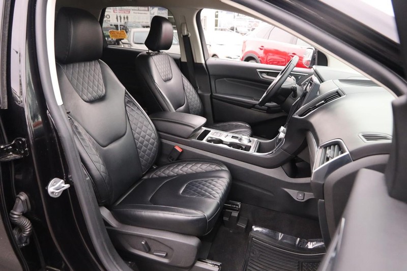 Ford Edge Vehicle Image 25