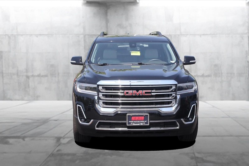 GMC Acadia Vehicle Image 04