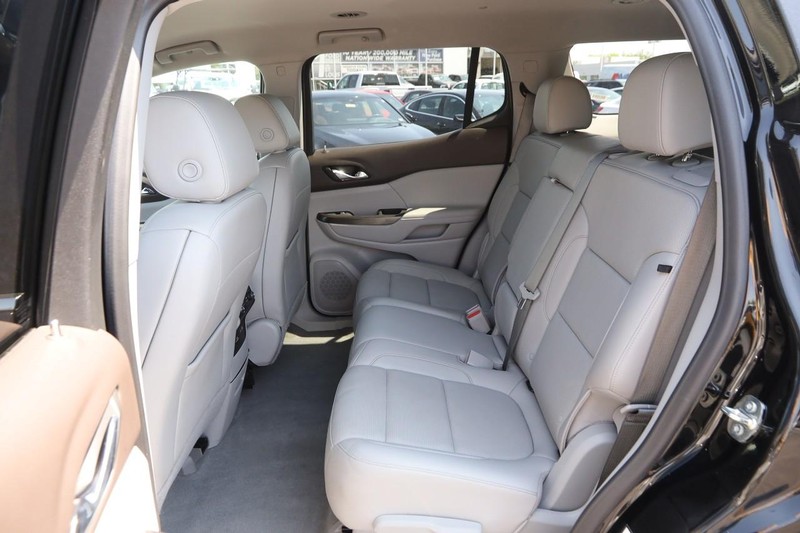 GMC Acadia Vehicle Image 10