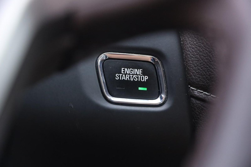GMC Acadia Vehicle Image 16