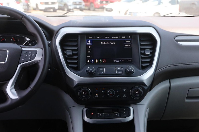 GMC Acadia Vehicle Image 25