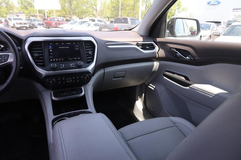 GMC Acadia Vehicle Image 26