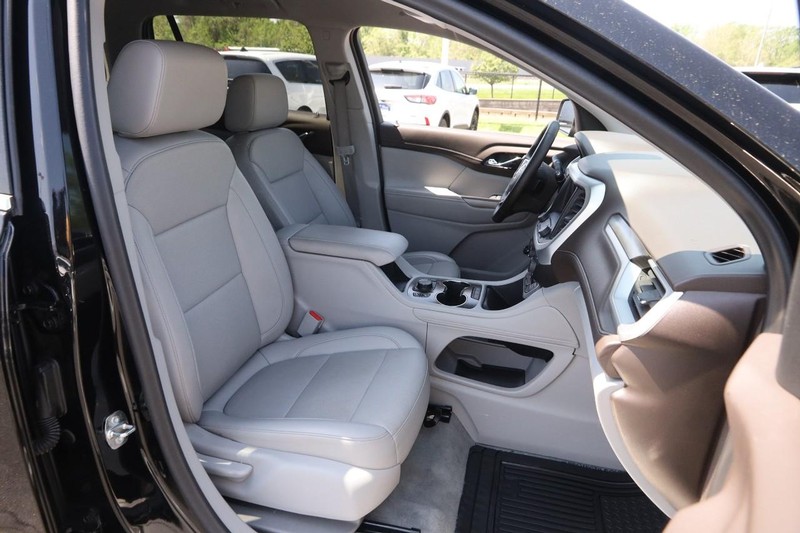 GMC Acadia Vehicle Image 28