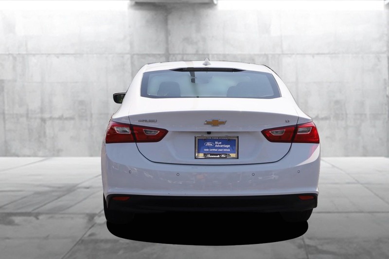 Chevrolet Malibu Vehicle Image 06