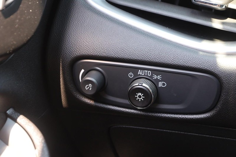 Chevrolet Malibu Vehicle Image 14