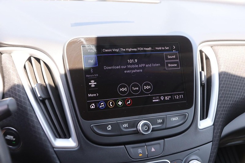 Chevrolet Malibu Vehicle Image 16