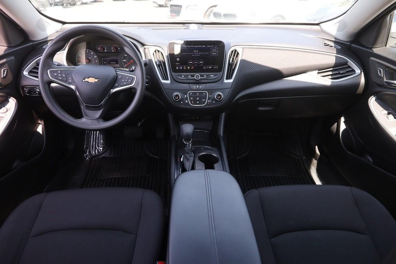 Chevrolet Malibu Vehicle Image 19