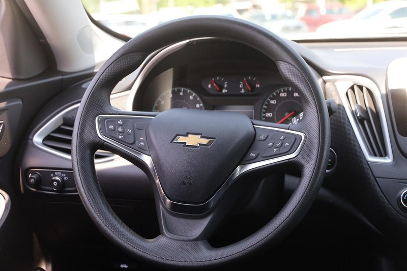 Chevrolet Malibu Vehicle Image 21