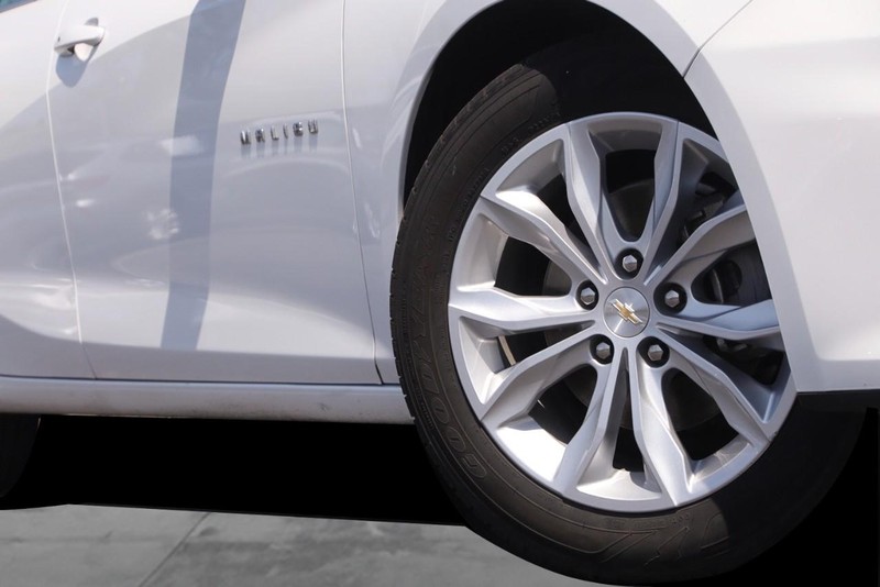 Chevrolet Malibu Vehicle Image 03
