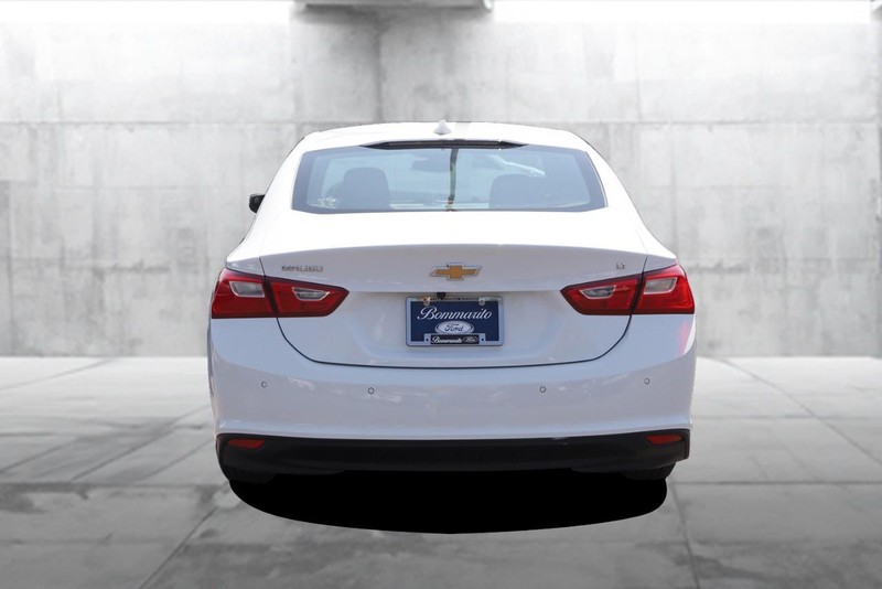 Chevrolet Malibu Vehicle Image 06