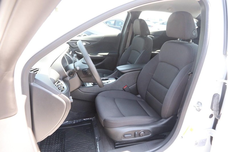 Chevrolet Malibu Vehicle Image 07
