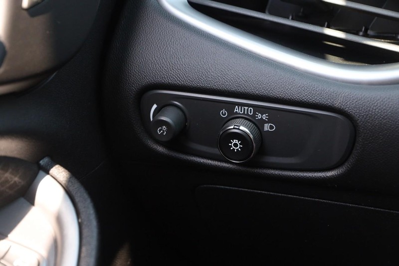 Chevrolet Malibu Vehicle Image 17
