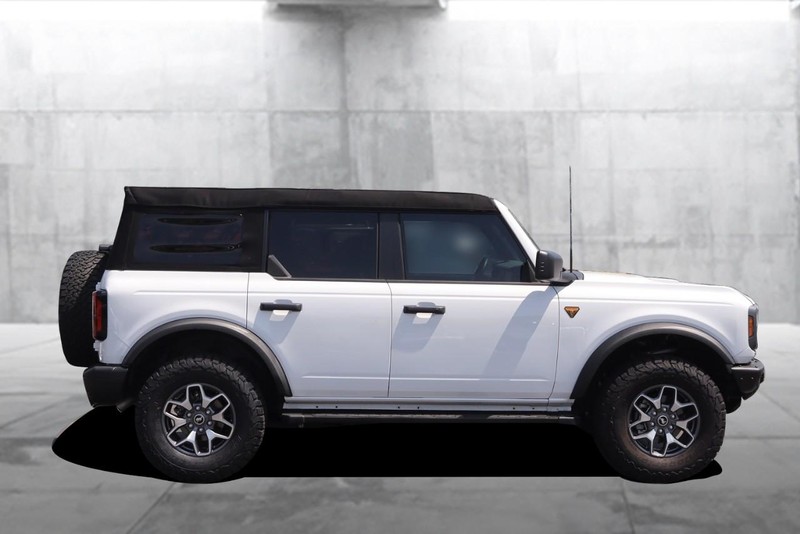Ford Bronco Vehicle Image 05