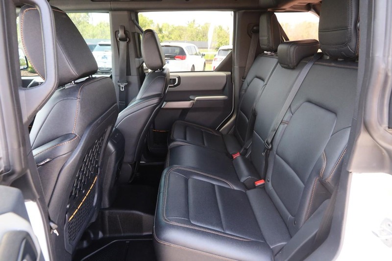 Ford Bronco Vehicle Image 09