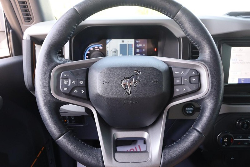 Ford Bronco Vehicle Image 10