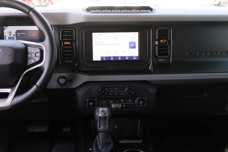 Ford Bronco Vehicle Image 23