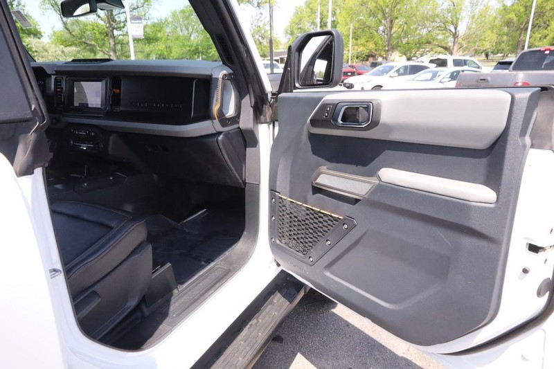 Ford Bronco Vehicle Image 25