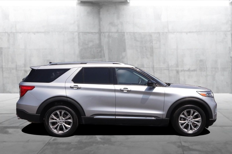 Ford Explorer Vehicle Image 05