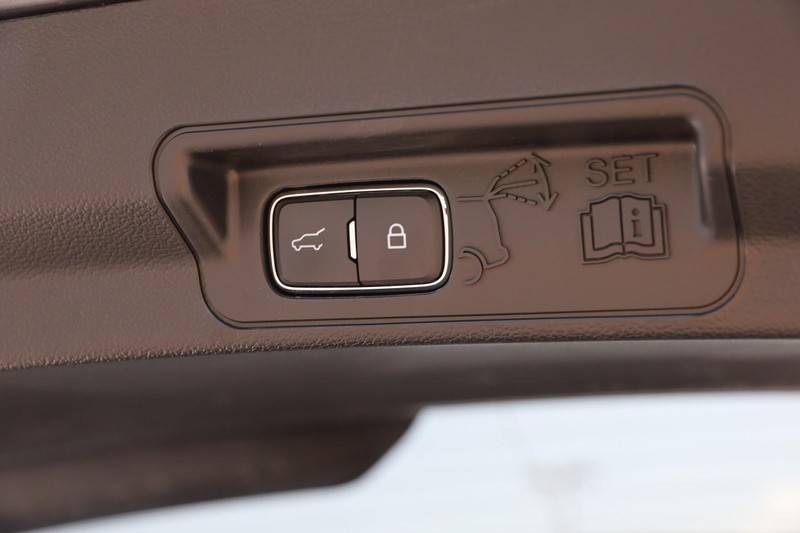Ford Explorer Vehicle Image 08
