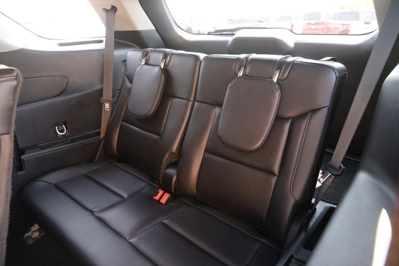 Ford Explorer Vehicle Image 11