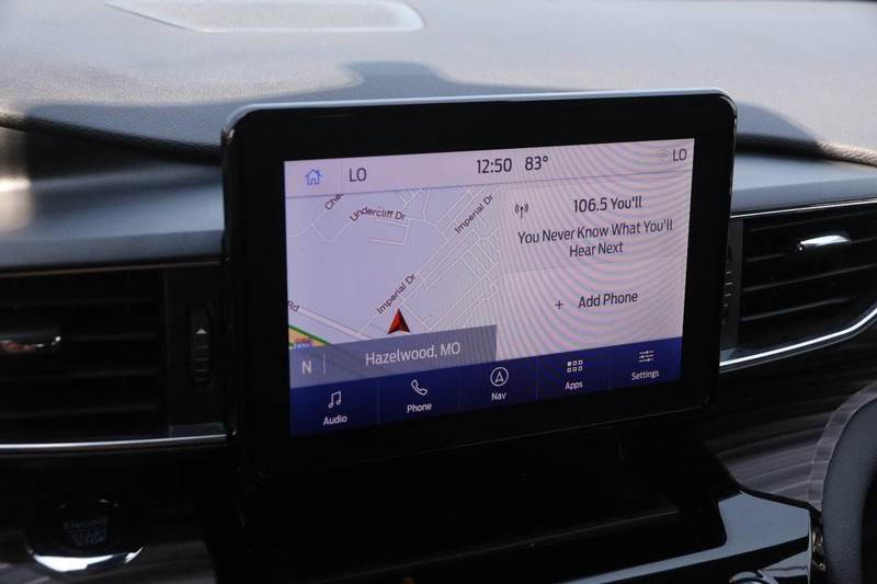 Ford Explorer Vehicle Image 17