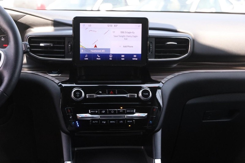 Ford Explorer Vehicle Image 25