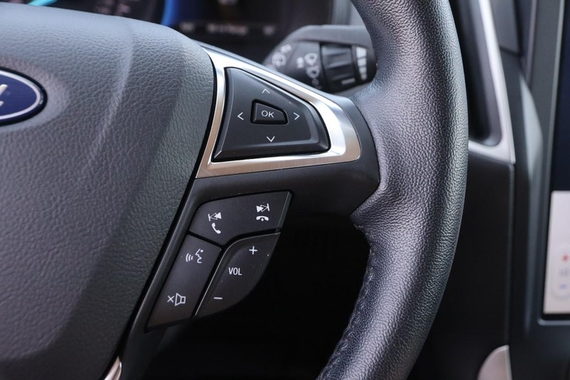 Ford Edge Vehicle Image 12