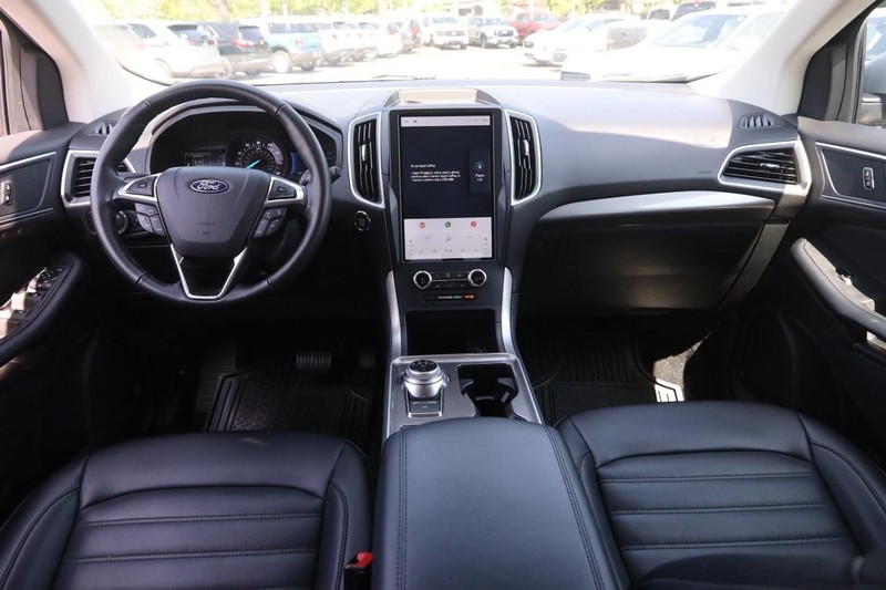Ford Edge Vehicle Image 19