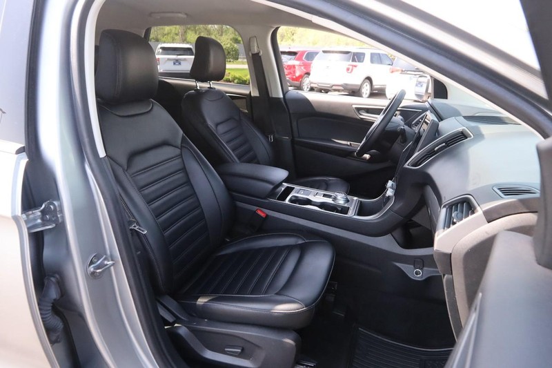 Ford Edge Vehicle Image 24