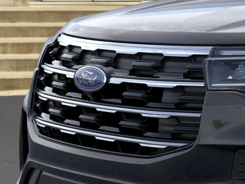 Ford Explorer Vehicle Image 17