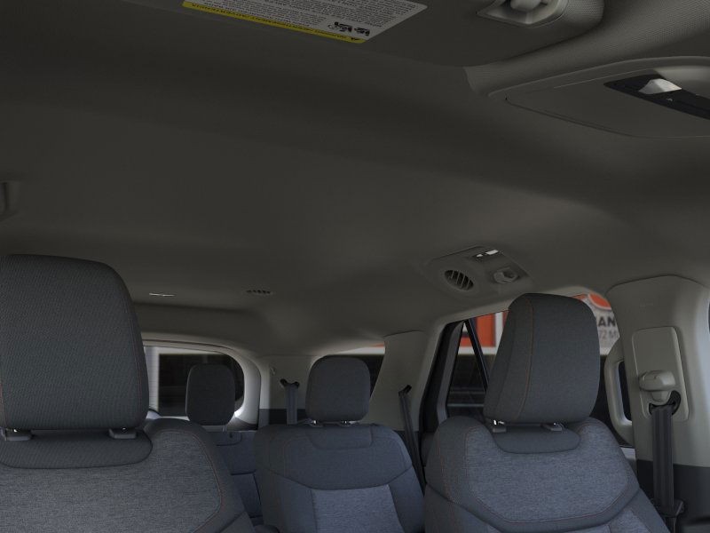 Ford Explorer Vehicle Image 22