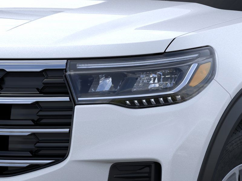 Ford Explorer Vehicle Image 18