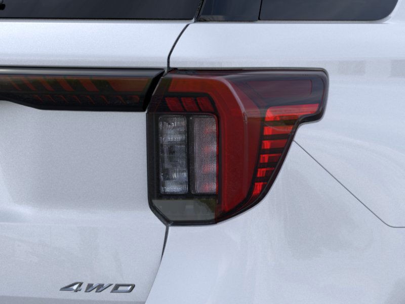 Ford Explorer Vehicle Image 21