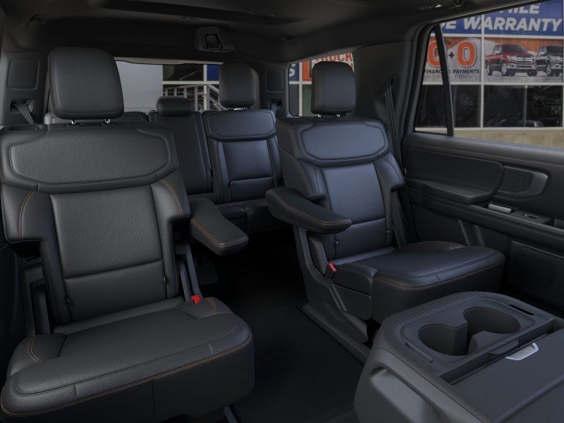 Ford Expedition Vehicle Image 11