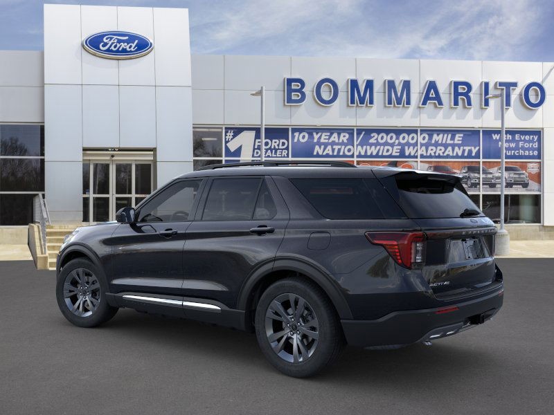 Ford Explorer Vehicle Image 04