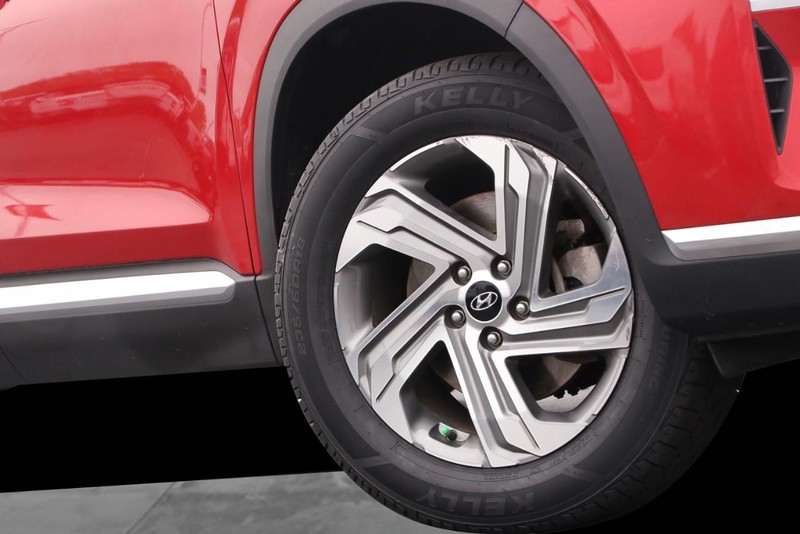 Hyundai Santa Fe Vehicle Image 03