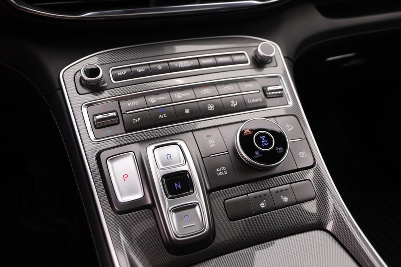 Hyundai Santa Fe Vehicle Image 18