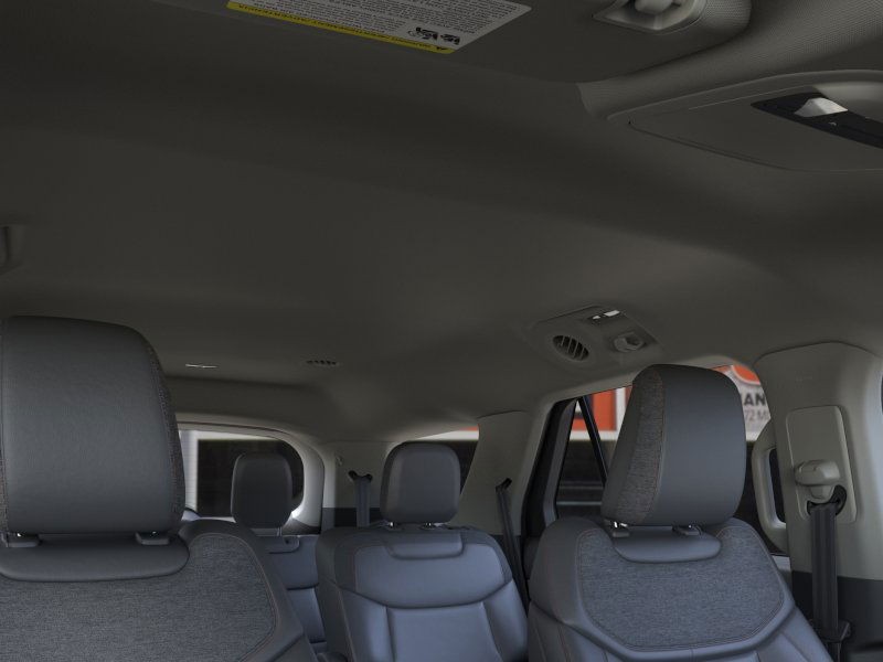 Ford Explorer Vehicle Image 22