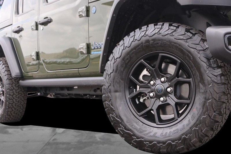 Jeep Wrangler 4xe Vehicle Image 03